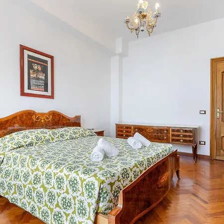 Hostdomus - Altrove * Villanova d'Albenga