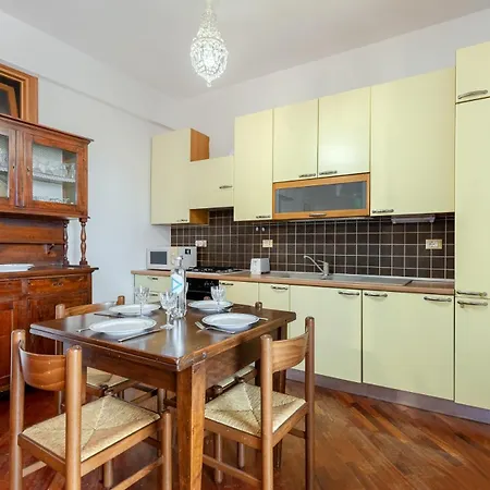 Hostdomus - Altrove * Villanova d'Albenga