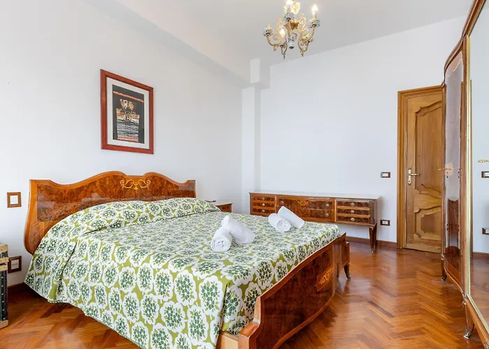 Hostdomus - Altrove * Villanova d'Albenga